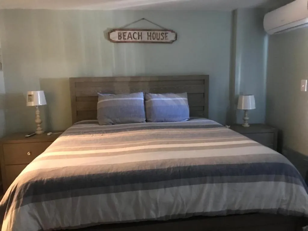 Beachfront Serenity: Remodeled Condo with City Views San Juan